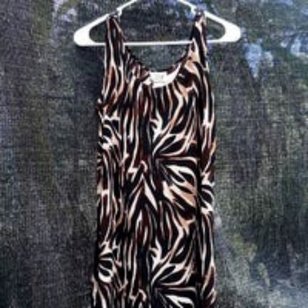 Beautiful Leopard print dress set size small